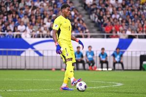本田圭佑称赞铃木彩艳:他身体素质就像怪物一样,开大脚力度很大